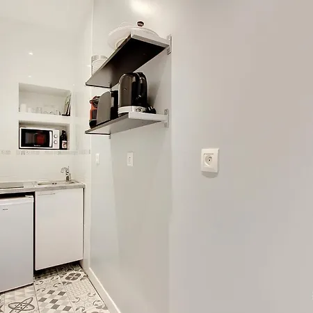 Cmg Place De La Republique / Magenta Apartment *